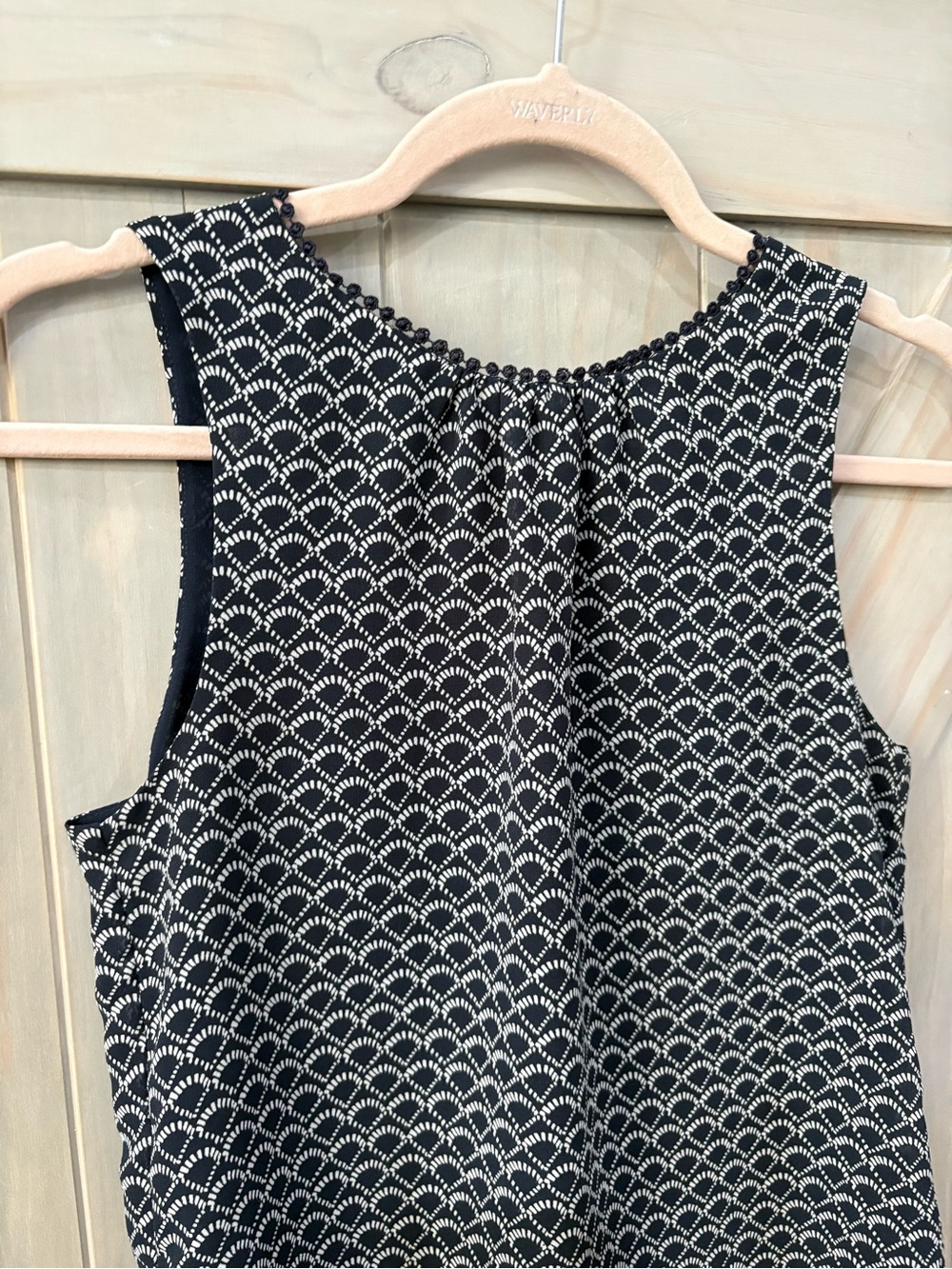 H&M Navy and White Patterned Sleeveless Top
